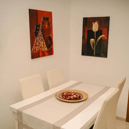 Villa Peaceful In New Bazaar Tirana