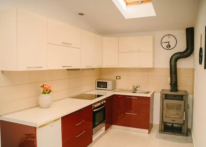 Peaceful In New Bazaar ヴィラ ティラナ